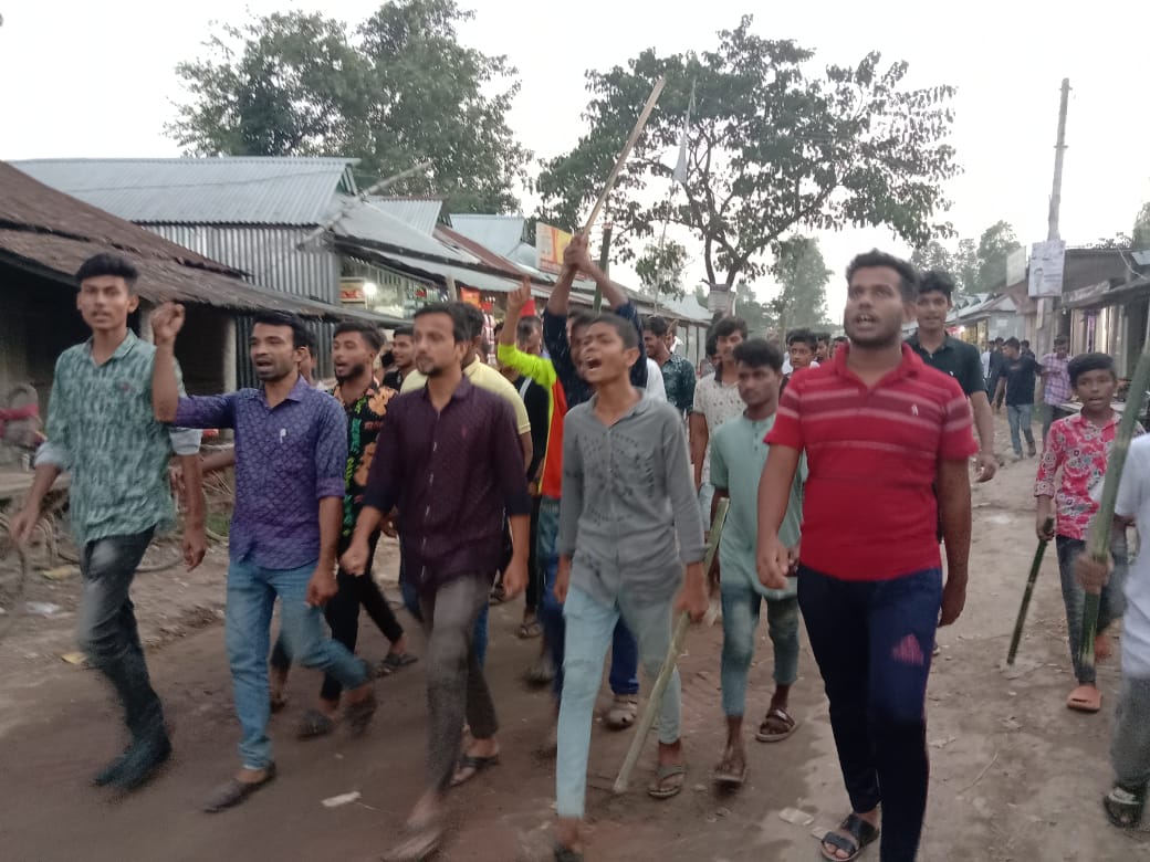 দেশব্যাপী বিএনপি, জামাতের সন্ত্রাস ও নৈরাজ্যের প্রতিবাদে ১৩নং ভবানীপুর ইউনিয়ন ছাত্রলীগের উদ্যোগে মিছিল অনুষ্ঠিত