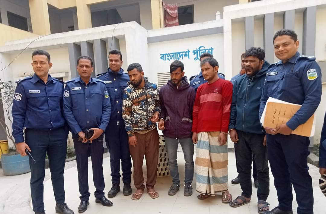 ময়মনসিংহে চোরাই স্বর্ণালংকার সহ- চোরচক্রের ৪ সদস্য গ্রেফতার