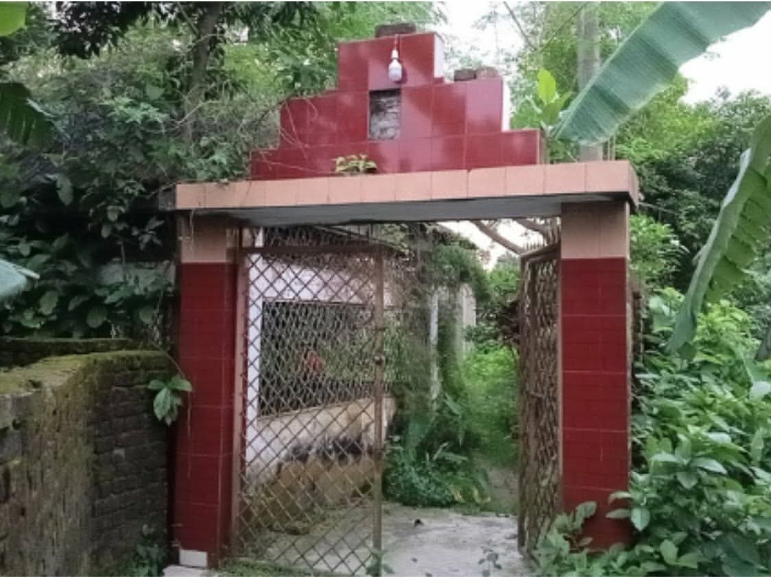 দেড় শতকের ইতিহাস কাঁদে বাউন্ডারির ওপারে : সতাল মহাশ্মশানের ঐতিহ্যবাহী মাঠ ও জমি দখলের অভিযোগ, এলাকায় ক্ষোভ