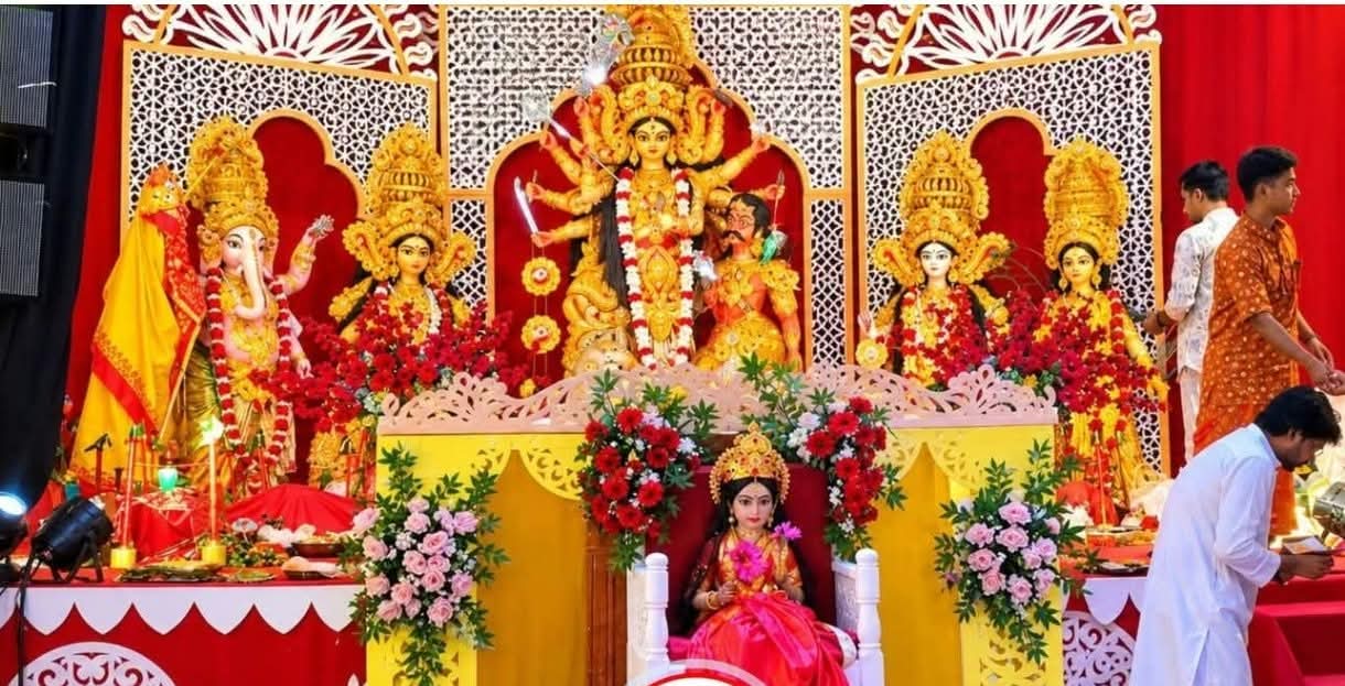 কিশোরগঞ্জে ইতিহাস, কালীবাড়ির আঙিনায় জ্যোতির্ময়ী কুমারী পূজা, জাগতিক শ্রদ্ধায় উপচে পড়া জনস্রোত।